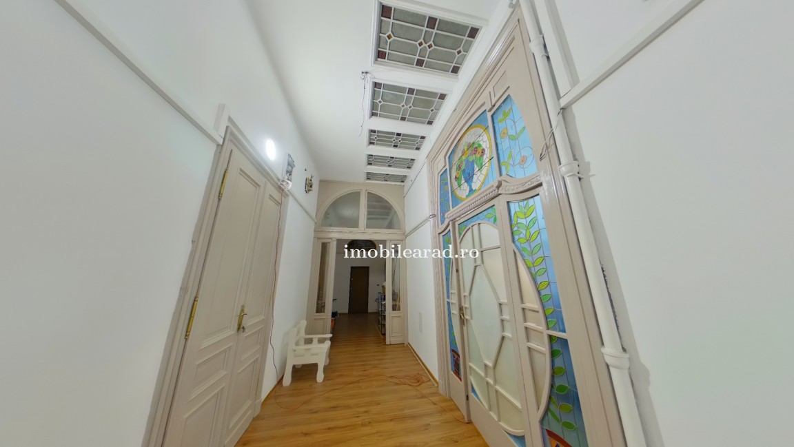 Apartament exclusivist la cheie, et.1, km 0 Arad, amenajat cu designer in stil unicTUR VIRTUAL