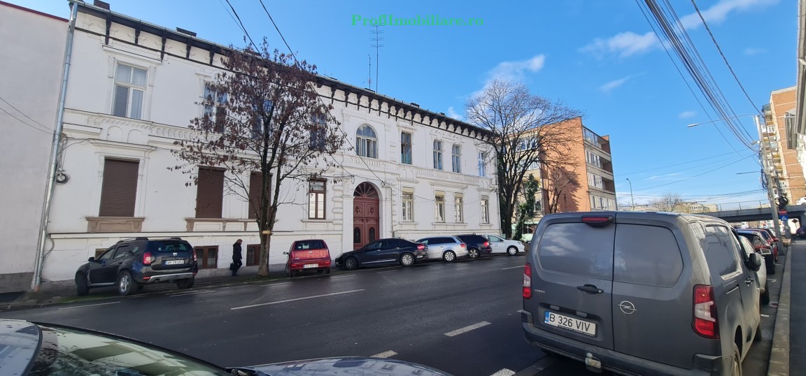 Ansamblu 2 apartamente, central- Podgoria, cladire renovata exterior / interior