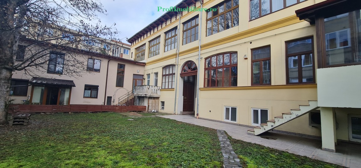 Ansamblu 2 apartamente, central Podgoria, cladire renovata exterior / interior