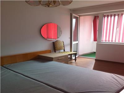 Apartament 3 camere semidecomandat lângă clubul sportiv Dinamo